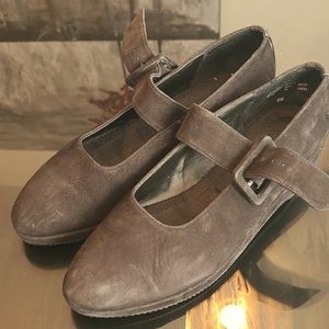 Cherokee leather/suede buckel shoes